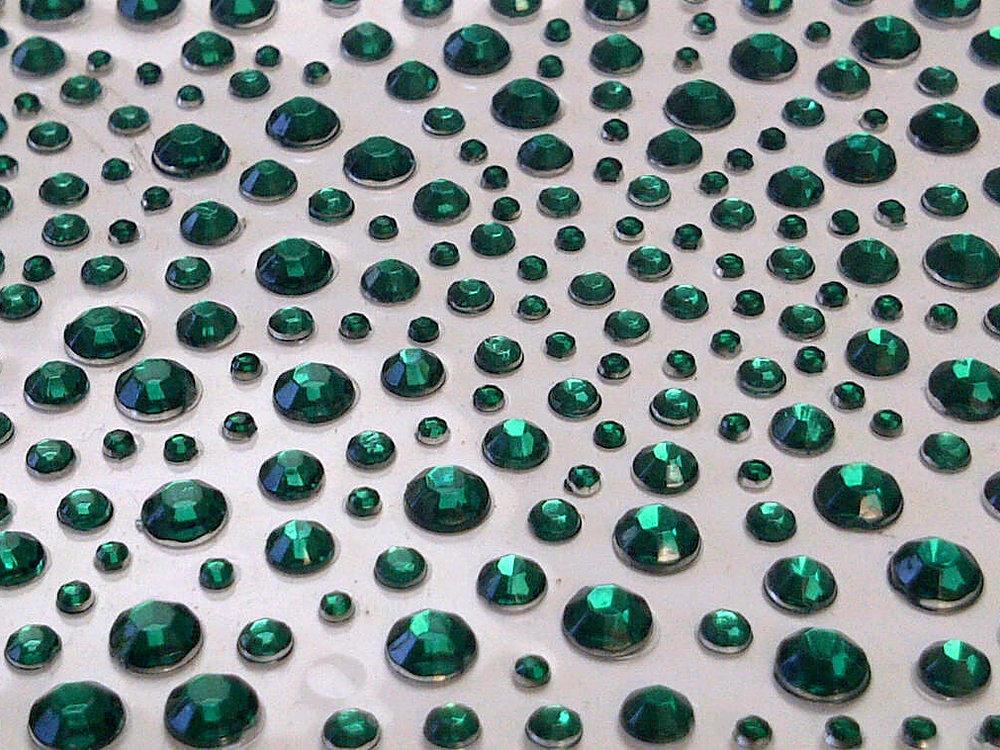 325 x 2,3,4,5mm Emerald Self Adhesive Gems